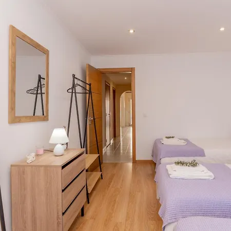 Villa Ls House-a Passos Do Mar