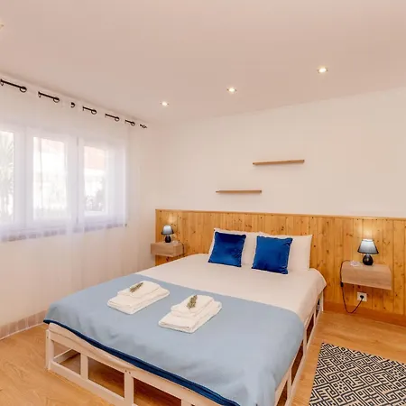 Ls House-a Passos Do Mar