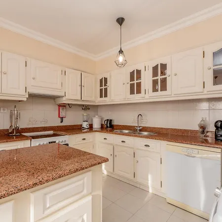 Ls House-a Passos Do Mar Villa